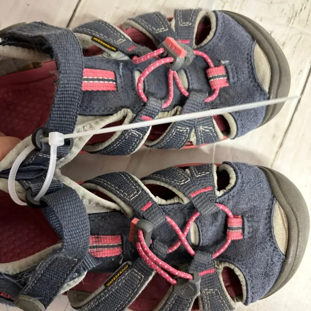 Keen Newport H2 Pink & Blue Sandals Youth Size 2
